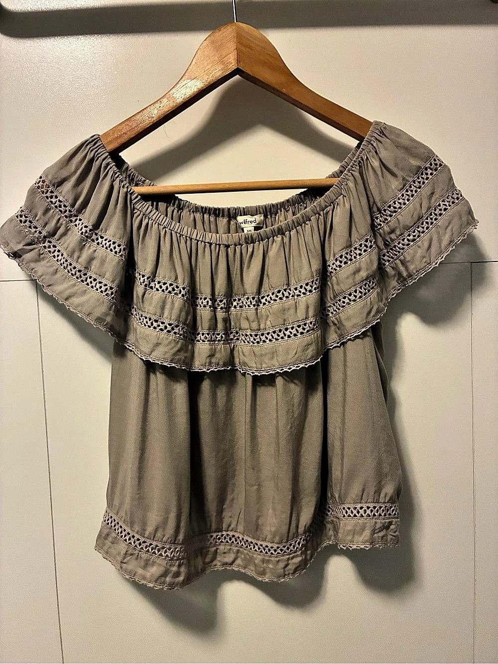 Wilfred Off-Shoulder Blouse in Taupe Size XXS Like New
